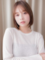 ミルクティーブロンド大人美人耳掛け前下がりボブ20代30代