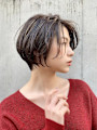 前下がりハンサムショート　大人ショートボブ