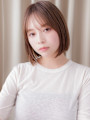 ミルクティーブロンド大人美人耳掛け前下がりボブ20代30代