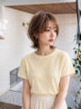 シフォンベージュの外ハネショートウルフ