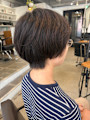 首元が細く見える美線ショートボブ