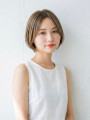 透明感×オリーブグレージュの抜け感ミニボブ