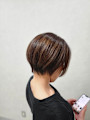 広がりを抑えてツヤ髪へ。大人女性の丸みショート
