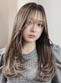 大人フェミニン◎顔周りレイヤー×透明感アッシュロング