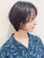 サイドバングの丸みショートボブ