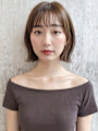 パールベージュ切りっぱなしぱっつんボブp1　大人ショートヘア
