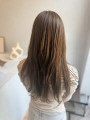 透明感ベージュ×ロングレイヤー　顔周りカット　大人可愛い　