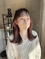 ピンクイヤリング×ナチュラルベージュ