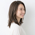 【30代】小顔センターパート/ひし形レイヤーミディ