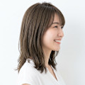 【30代】小顔ヘルシー/シースルーバングのレイヤーミディ