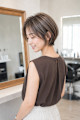 大人ショート×白髪ぼかしハイライト