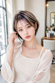 大人女性の透明感ハイライトショート