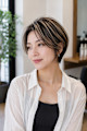 大人女性の艶感ハイライトショート