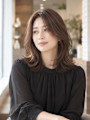 大人女性の艶感ナチュラルミディアムボブ
