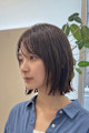 濡れ感ブラウンの切りっぱなしボブ