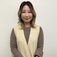 穴澤　真美(アナザワ　マミ)