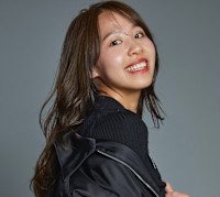 樋口莉奈（１列目）(ヒグチリナ)