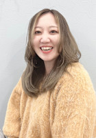 古村 沙瑛子　(コムラ サエコ)