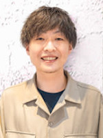 山田(ヤマダ)