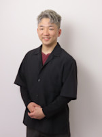 SYUN OKAYA(シュン オカヤ)