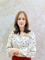 高尾　綺女(タカオ　アヤメ)