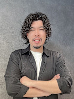 潮田 健也(シオタ ケンヤ)