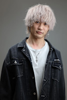 越村 俊介(コシムラ シュンスケ)