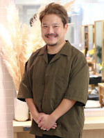 黛　涼太(マユズミ　リョウタ)