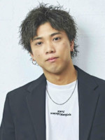 パーマ職人 江村翼(エムラ ツバサ)