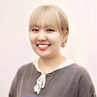 宮脇彩華(ミヤワキサヤカ)