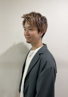 マネージャー衣笠(マネージャーキヌガサ)