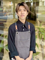 HIKARU　KOMANO(コマノ　ヒカル)