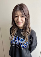 山崎真紗子(ヤマサキマサコ)