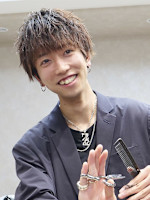 阿部 輝耀(アベ アキト)