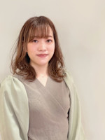 澤部 栞(サワベ シオリ)