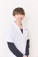 Stylist　西沢(スタイリスト　ニシザワ)