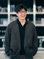 由比 俊行(ユヒ トシユキ)