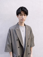 真鍋 涼(マナベ リョウ)