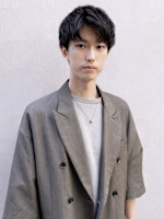 真鍋 涼(マナベ リョウ)