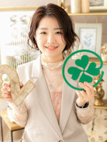 手塚 綾子(テヅカ アヤコ)