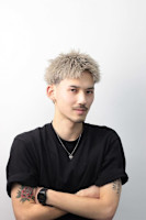 SHIN (シン )