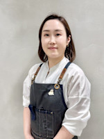 鐙 理子(アブミ サトコ)
