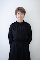 Hitomi (ヒトミ)