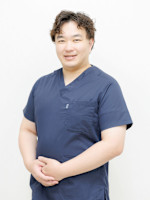 鈴木　柔道整復師・鍼灸師(スズキ)