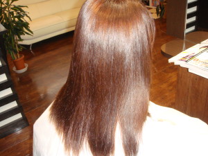 つやつやストレート - BEGINS HAIR KOBE掲載