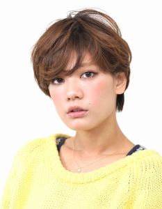 ロマンティックで幻想的なショートスタイル - Kisai Buzz掲載