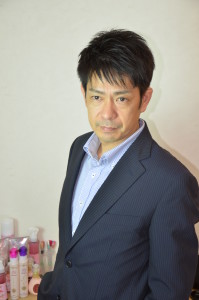 ビジネスシーンでも大活躍！『大人の男』のさわやかヘアー - Four Mile掲載
