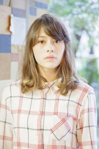 贅沢に使ったゴールド系カラーが肌と心に安らぎミディ - Kisai Buzz掲載