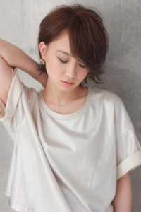 クールビューティー★ショート - Door Bell hair Living掲載