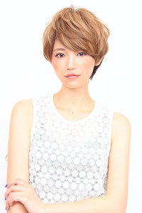 コンパクトなショートでシンプルな可愛さを満喫 - Aquila掲載